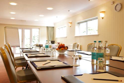 Фото Walton Cottage Hotel and Suites