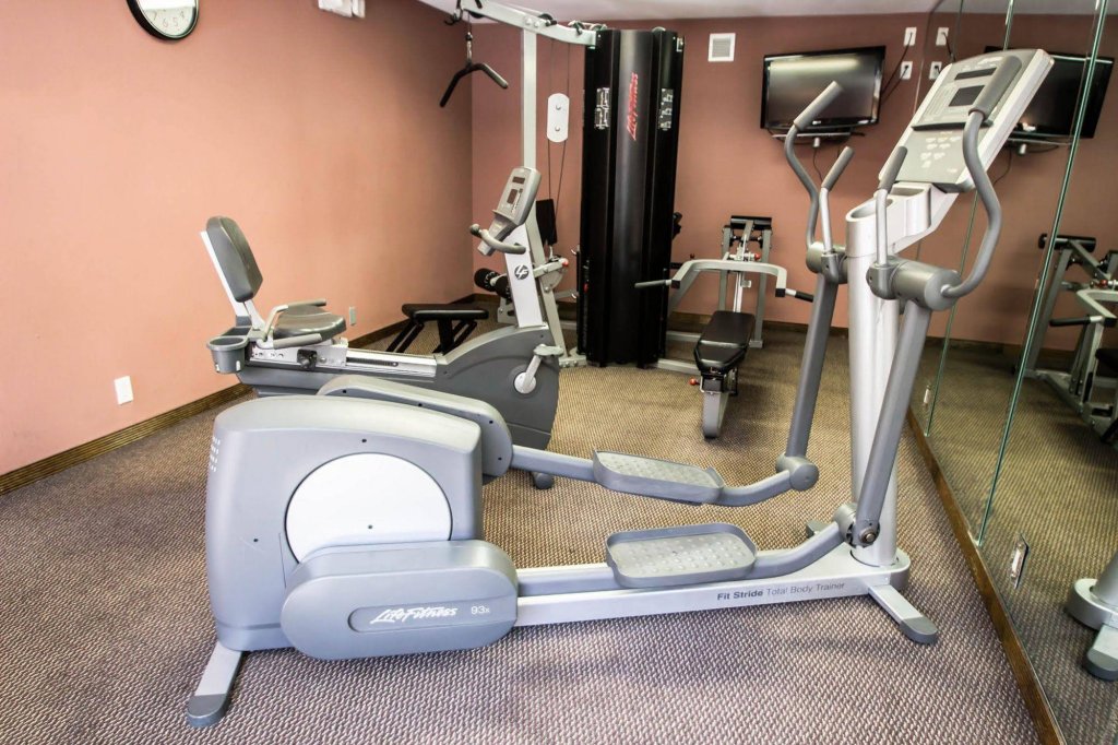 Фото Econo Lodge Inn & Suites Near Florida Mall