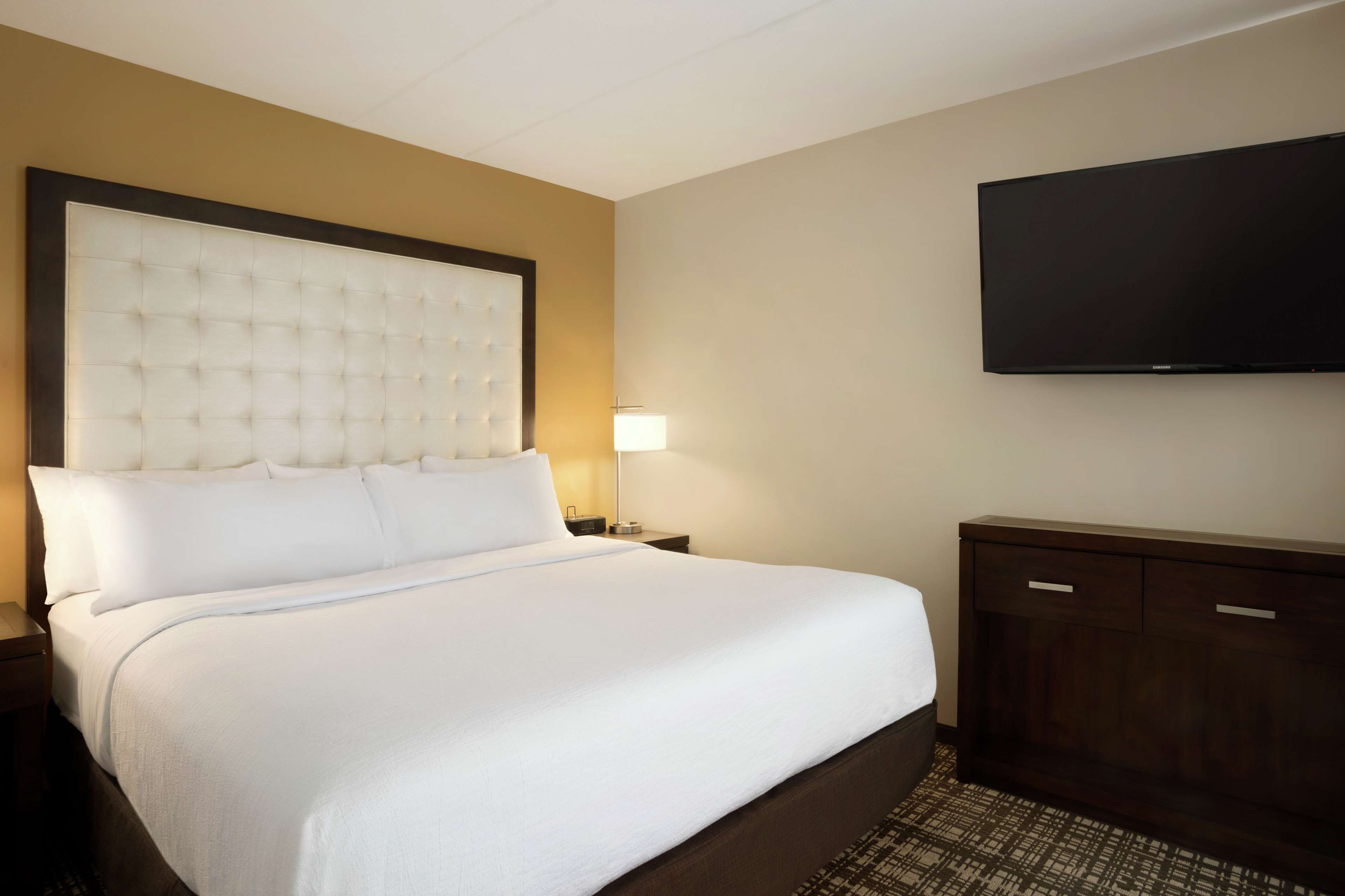 Фото Embassy Suites Oklahoma City Downtown/Medical Center