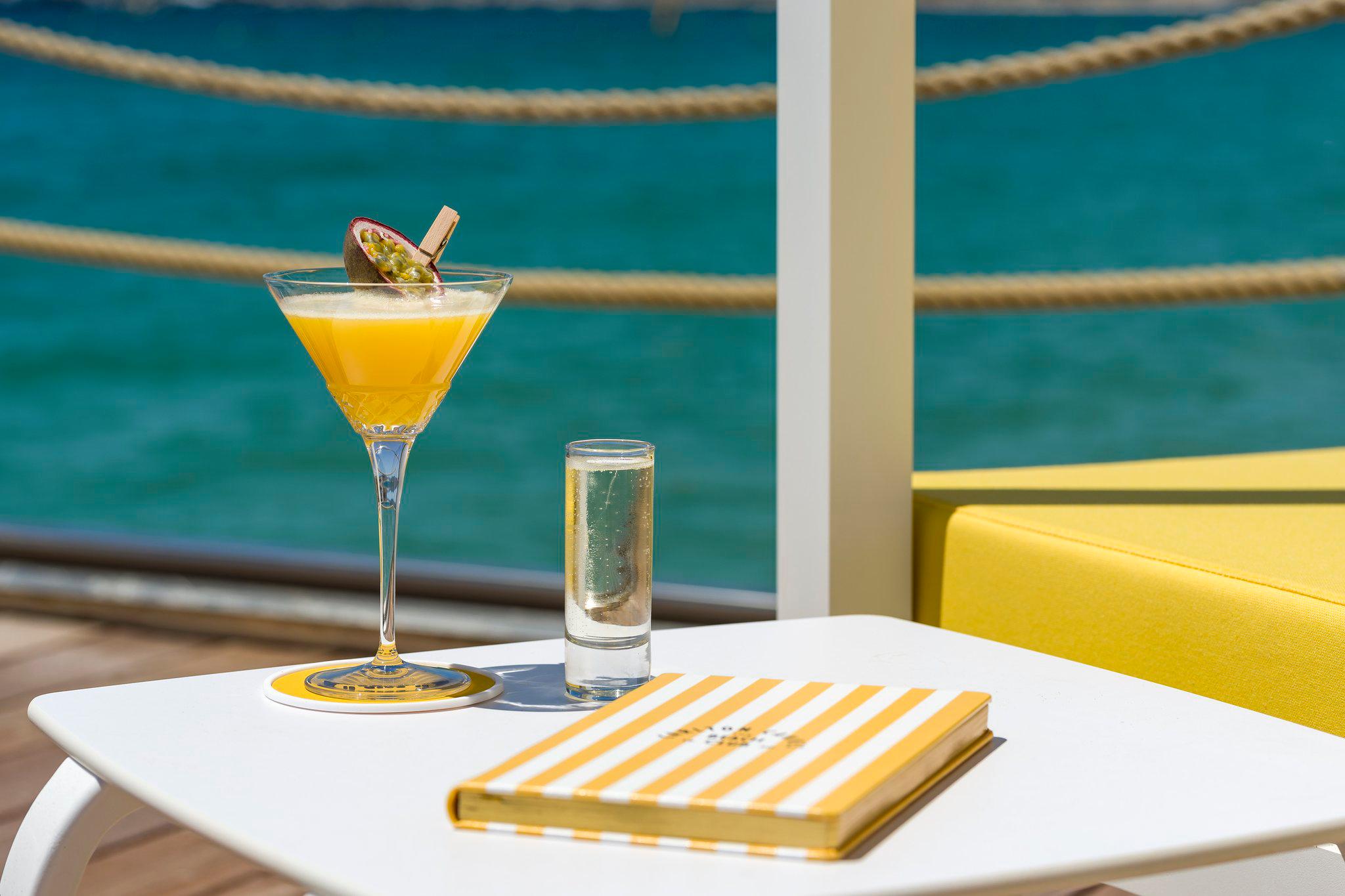 Фото Carlton Cannes, a Regent Hotel