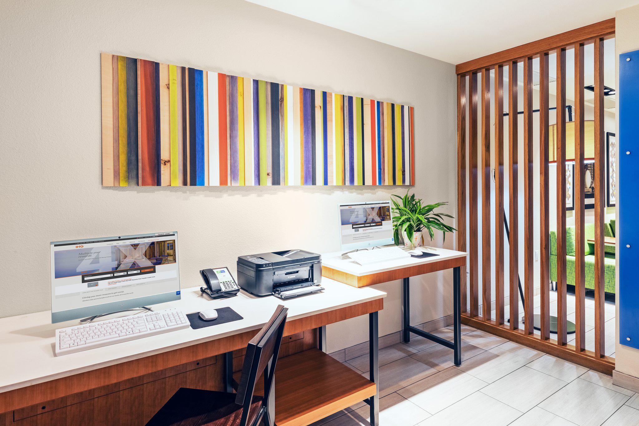 Фото Holiday Inn Express Hotel & Suites Ozona, an Ihg Hotel