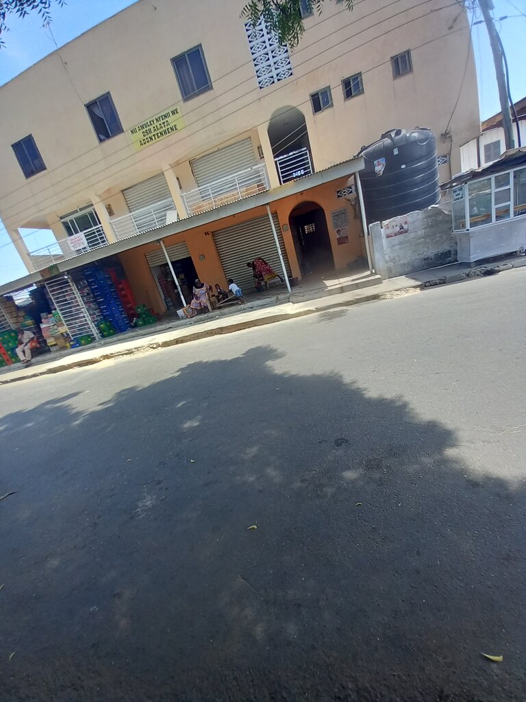 Makeup artists, stylists Surash makeover, Accra, photo