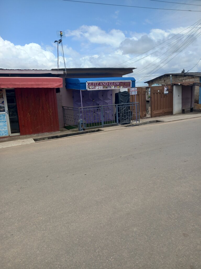 Beauty salon Glitz and glow, Accra, photo