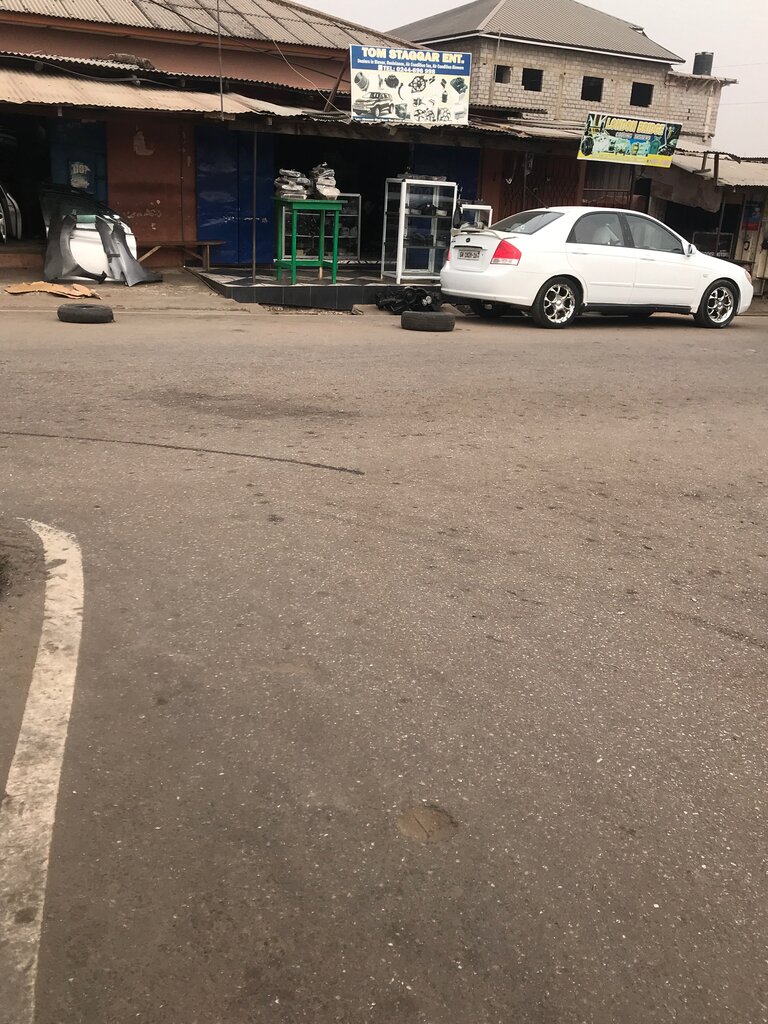 Air conditioners Tom Staggar Ent, Accra, photo