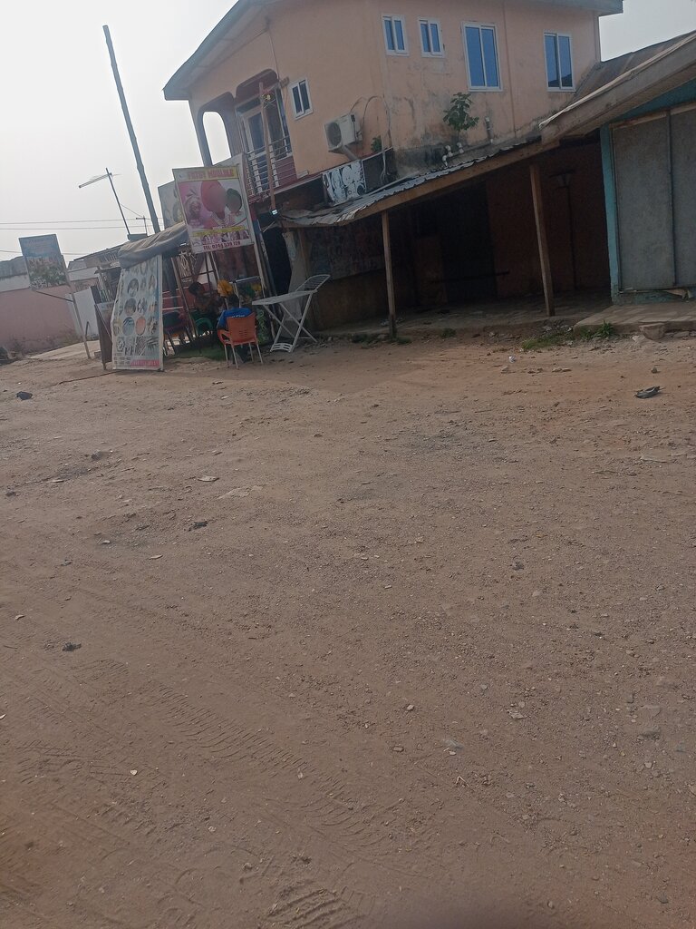 Beauty salon Fatsy mouldle, Accra, photo