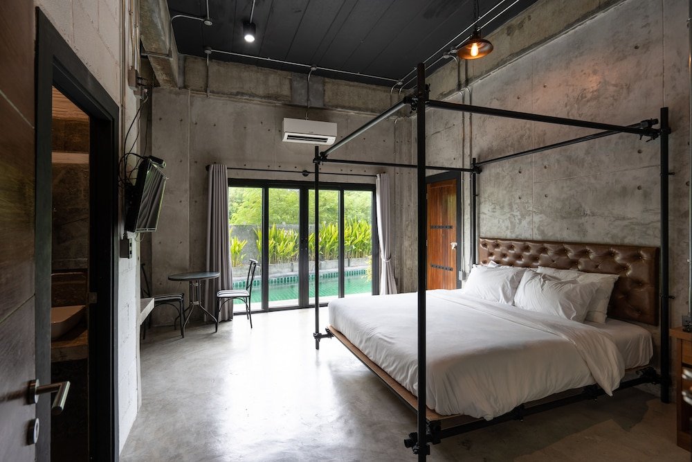 Фото La Petite France