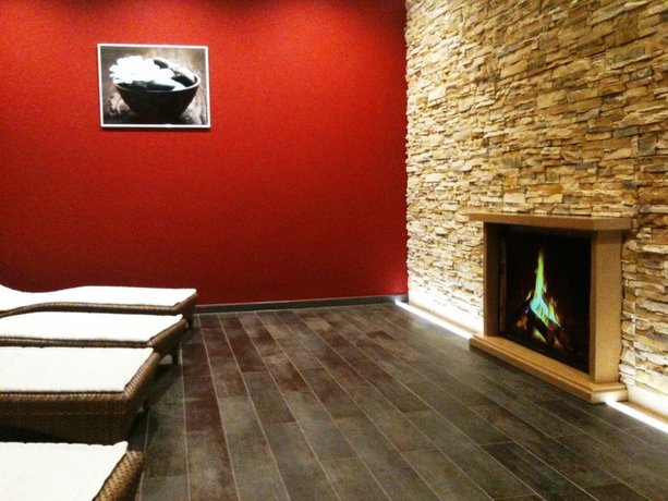 Фото Kurpark-Hotel Bad Dürkheim