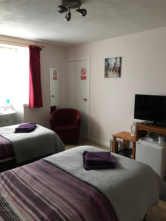 Фото The Station Guest House