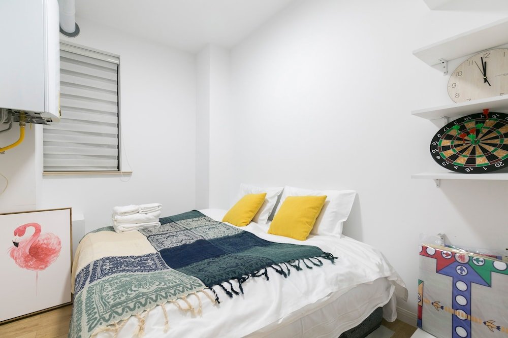 Фото Henry's Apartment- Xujiahui Road