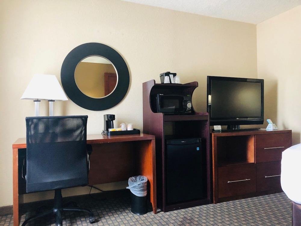 Фото The Heritage Park Inn