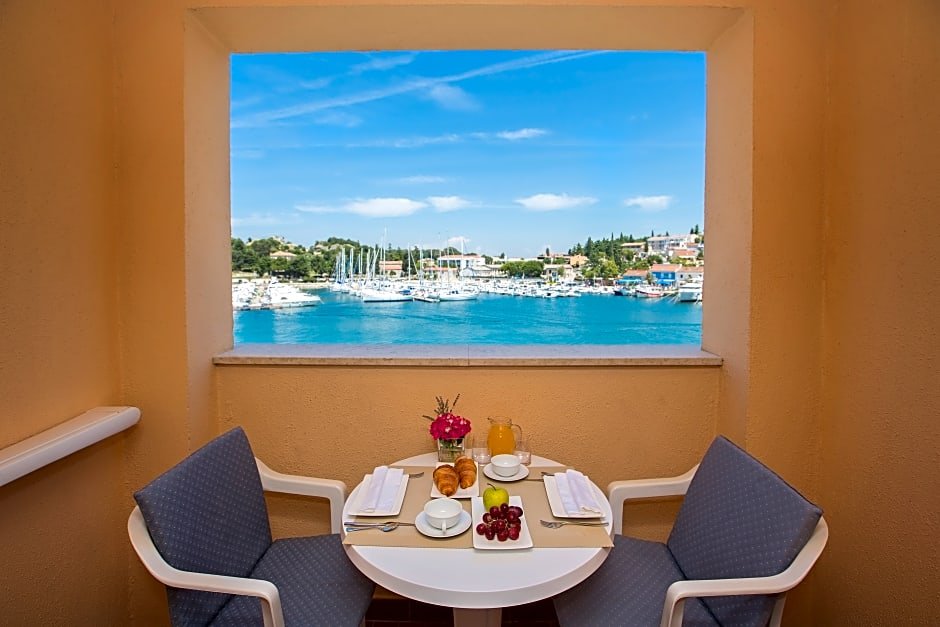 Фото Maistra Riva Apartments Vrsar