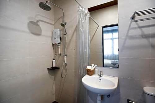 Фото B Street Hotel