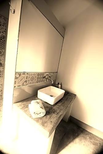 Фото The Wardrobe Guest House