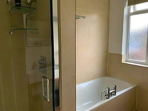 Фото Marble Apartments Tooting House