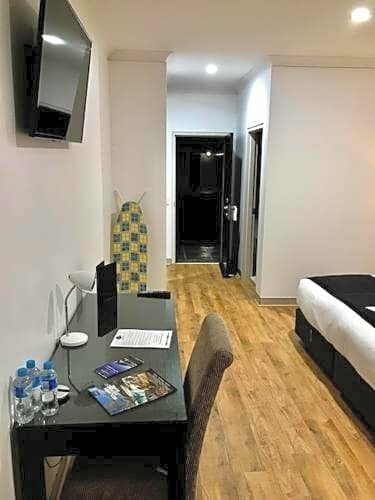 Гостиница Alexandra Hills Hotel Suites