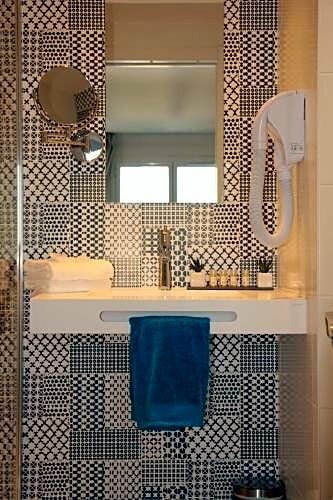 Внешний вид отеля Le Cornouaille Hotel в Беноде, фото 4