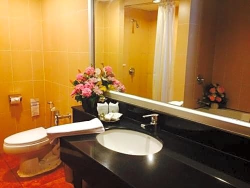 Фото Hadyai Golden Crown Hotel