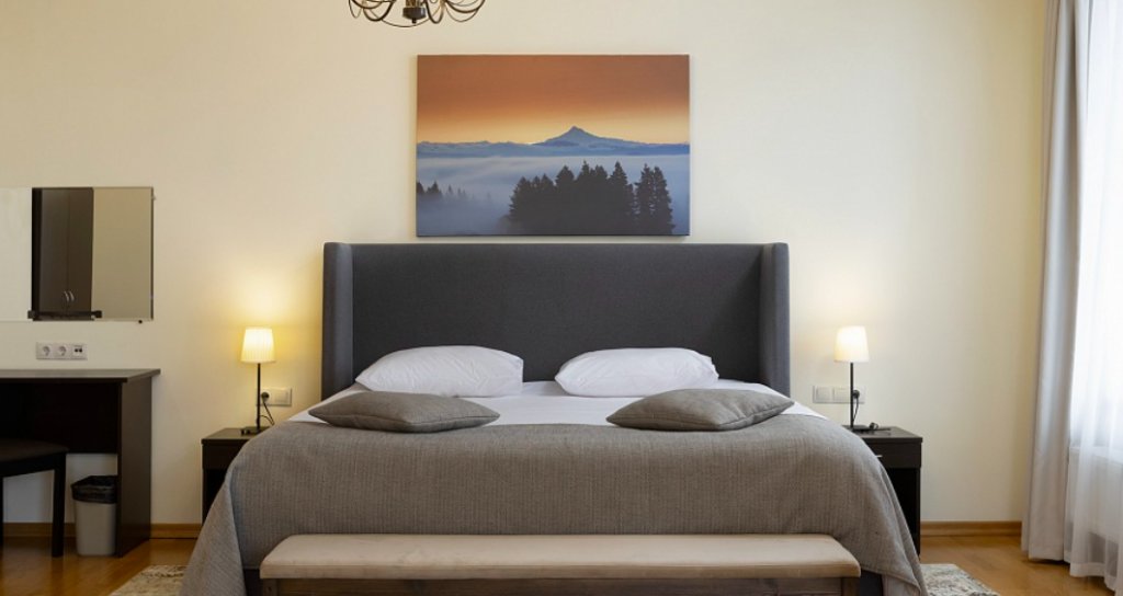 Фото Роза Шале