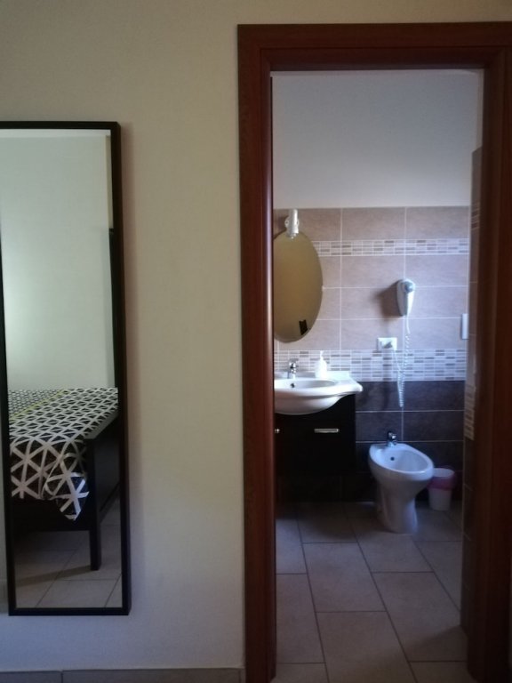 Фото The Yellow House