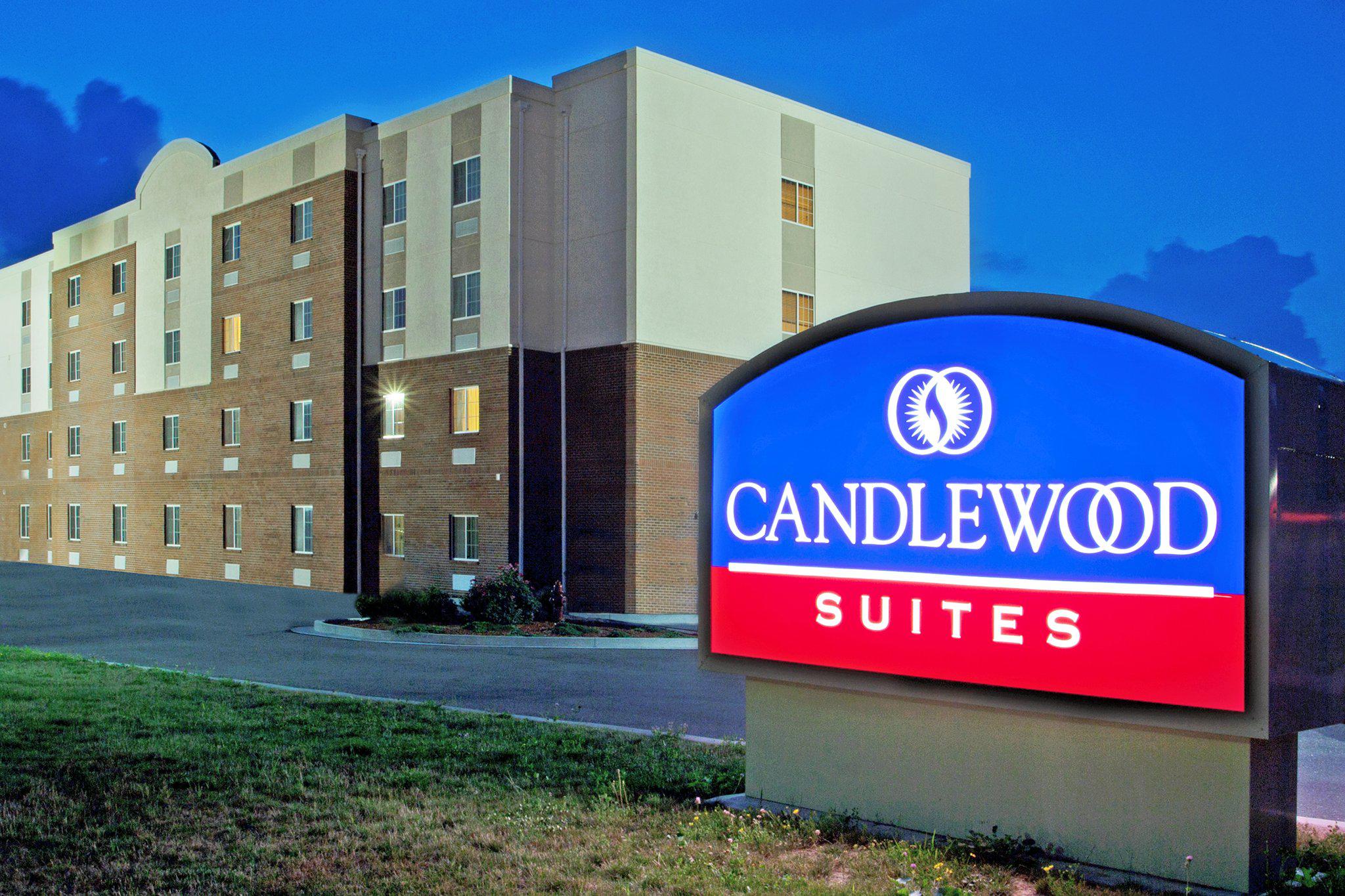 Фото Candlewood Suites Washington North, an Ihg Hotel