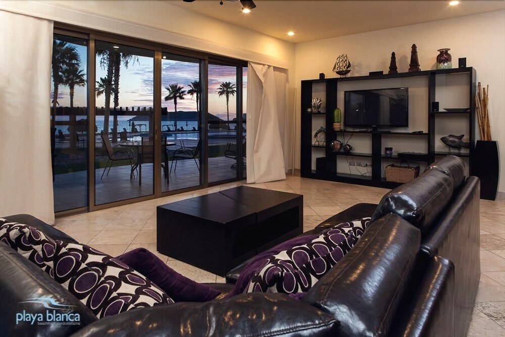 Фото 1 Playa Blanca 1207 - 1 Br condo by RedAwning