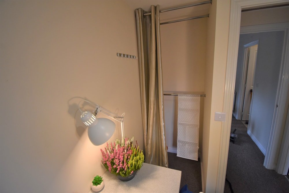 Фото Warwick Home Downey Birch