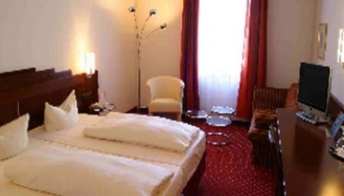 Фото Courtyard by Marriott Freiburg