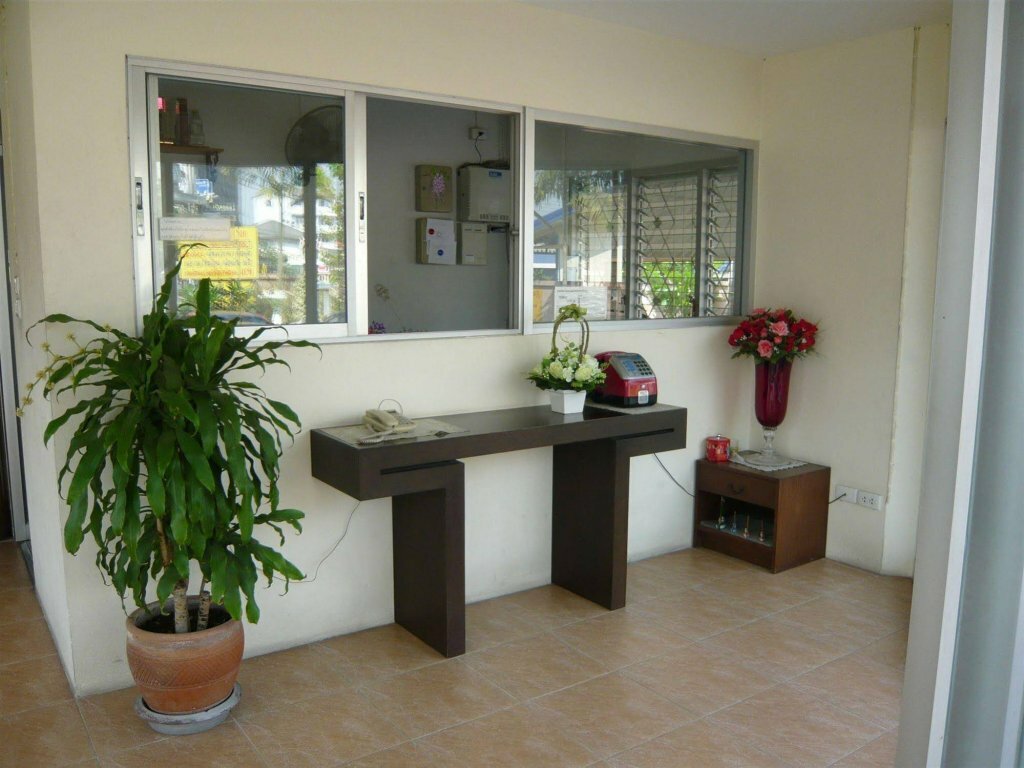 Hotel Thanapa Place, Bangkok, photo