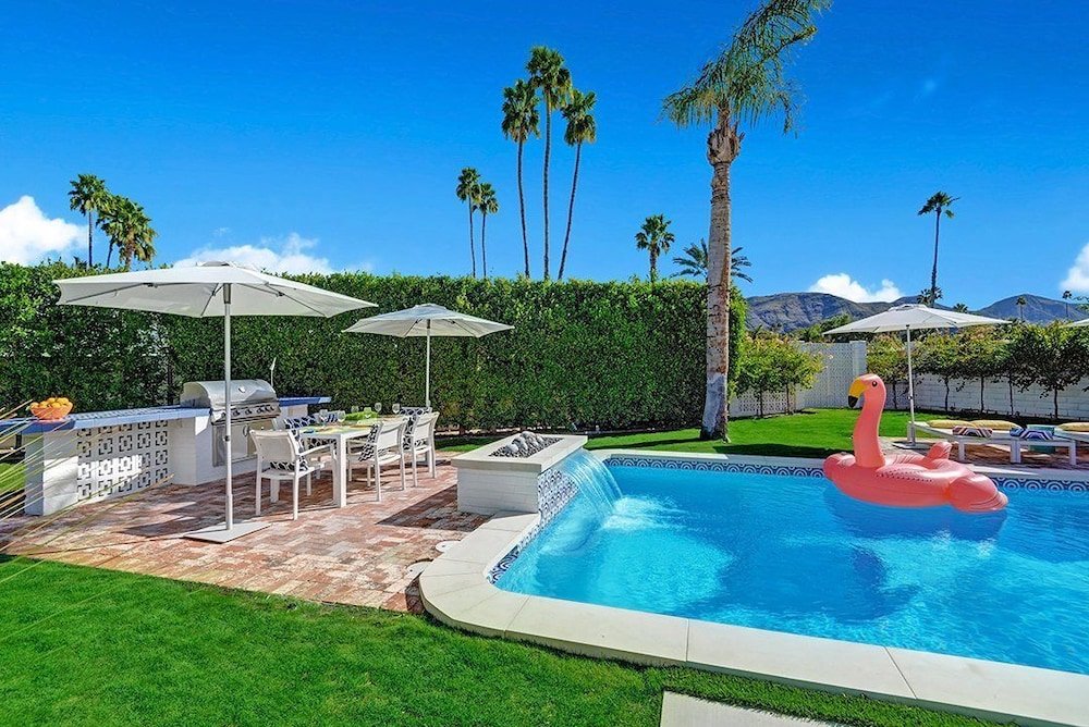 Фото 511 E Sierra Way Home by RedAwning