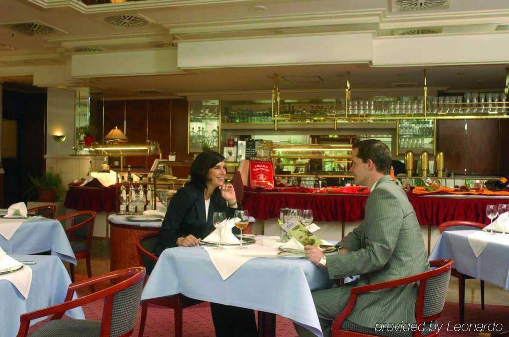 Фото Отель Maritim München