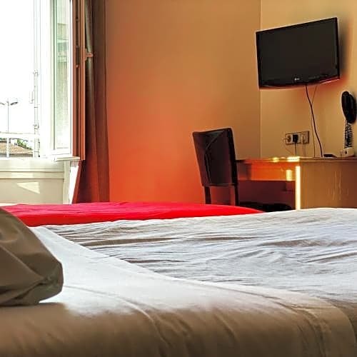 Фото Hotel Le Midi Clermont-Cournon