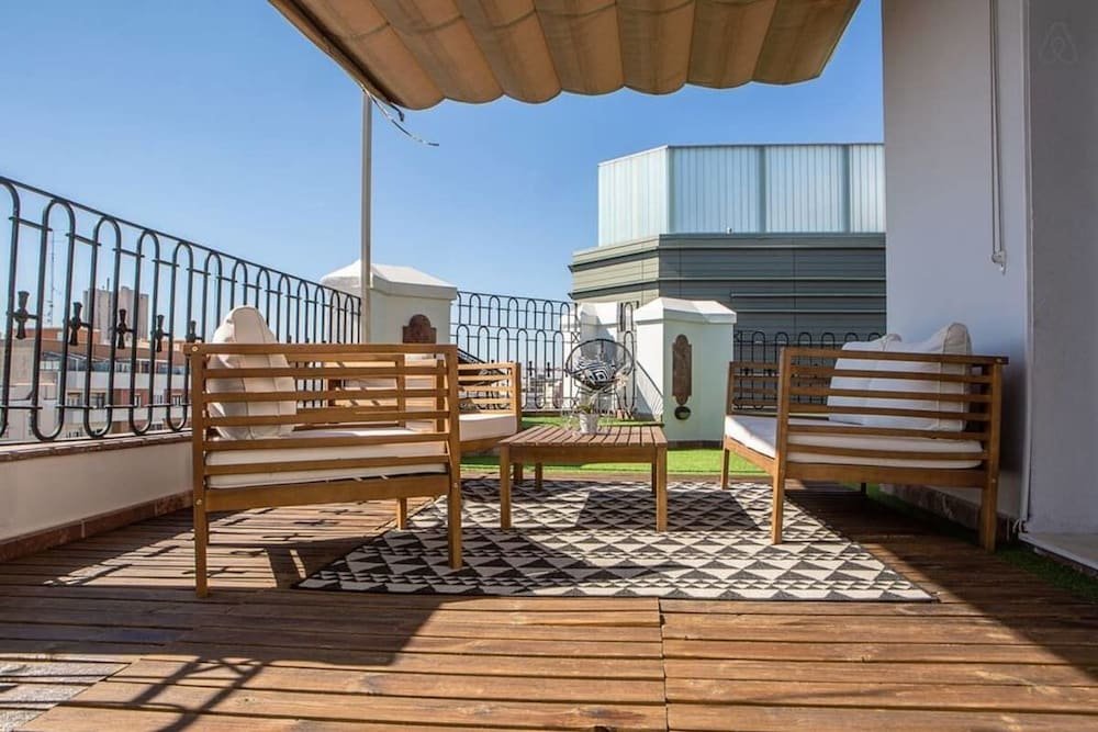 Фото Beautiful 1bed Sleeps 6 W/terrace Heart of Madrid