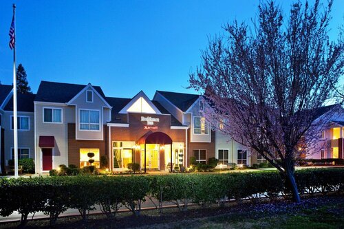 Гостиница Residence Inn by Marriott Sacramento Airport Natomas в Сакраменто