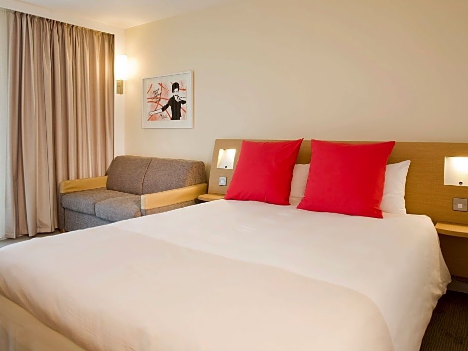 Фото Novotel Edinburgh Park