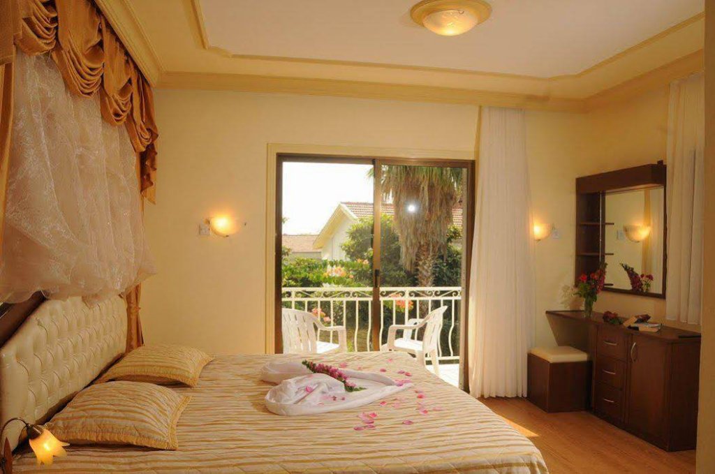 Фото Riverside Garden Resort