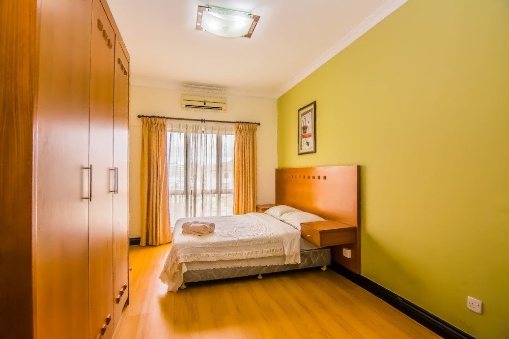 Фото Marina Travellers Suite Marina Court