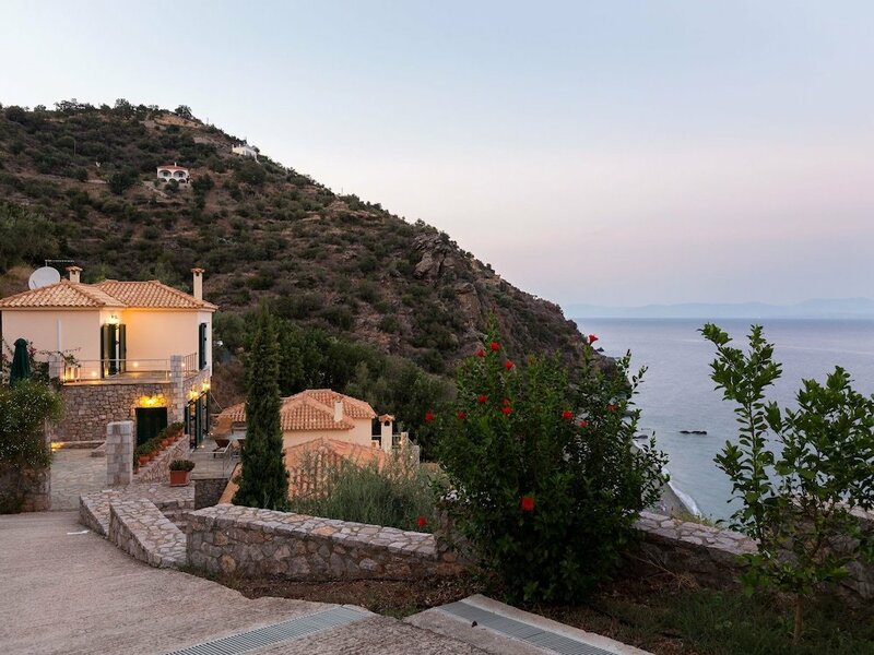 Sea-view Villa in Pera Melana With Terrace & Garden