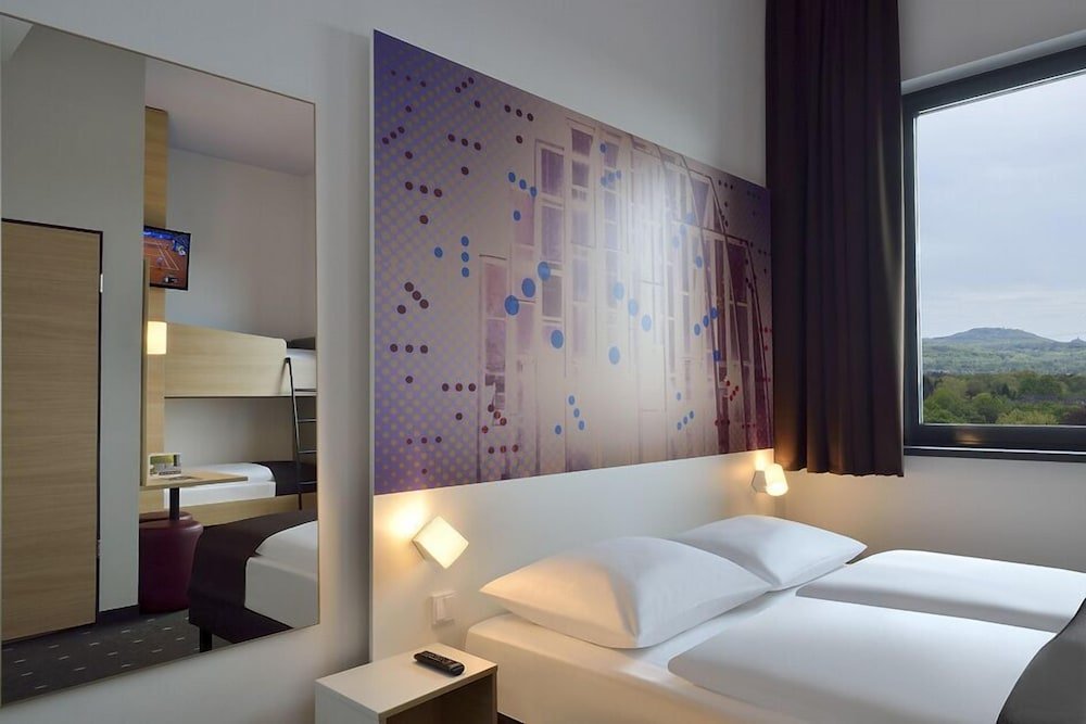 Фото B&b Hotel Köln-Troisdorf