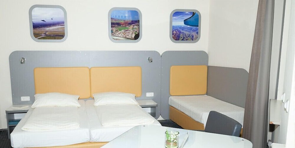 Фото Hotel Cockpit