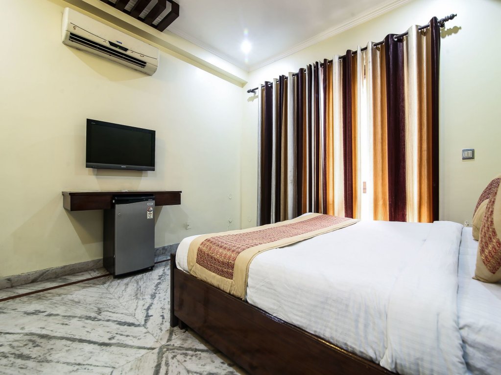 Фото Oyo 15184 Dev Palace