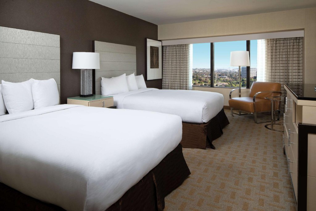 Фото Hilton Los Angeles Airport