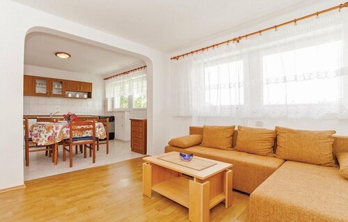 Жильё посуточно Amazing Home in Jadranovo With 2 Bedrooms