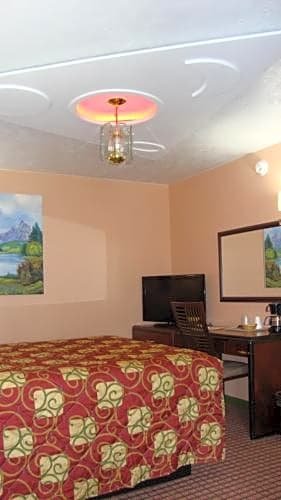 Фото Pinconning Trail Inn Motel