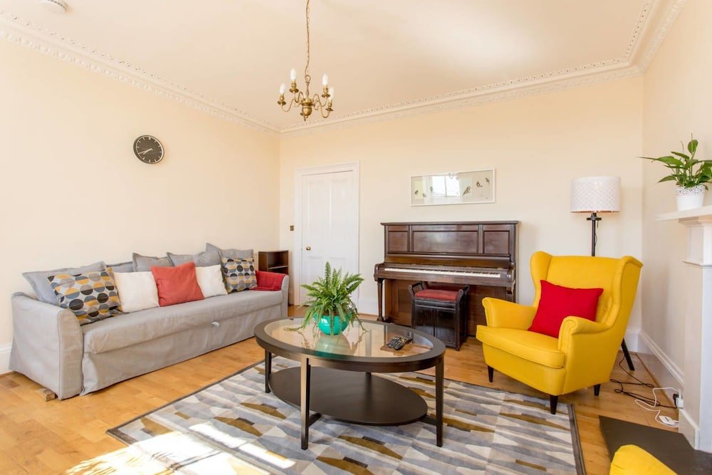 Фото Retro Castle Retreat 2bed