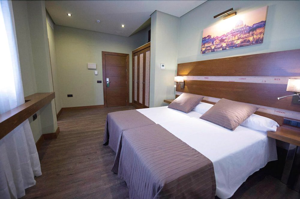 Фото Hostal Ferreira