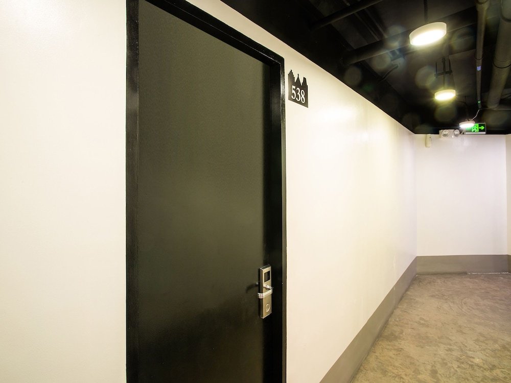 Фото Oyo 518 Mytown Amsterdam