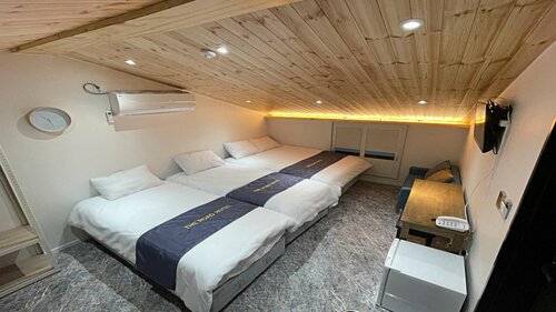 Гостиница Roadhouse Myeongdong Guesthouse