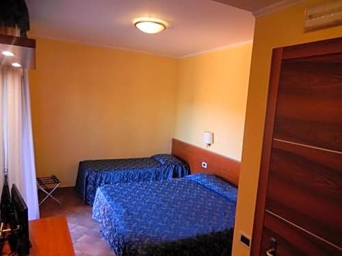 Фото Albergo dei Leoni