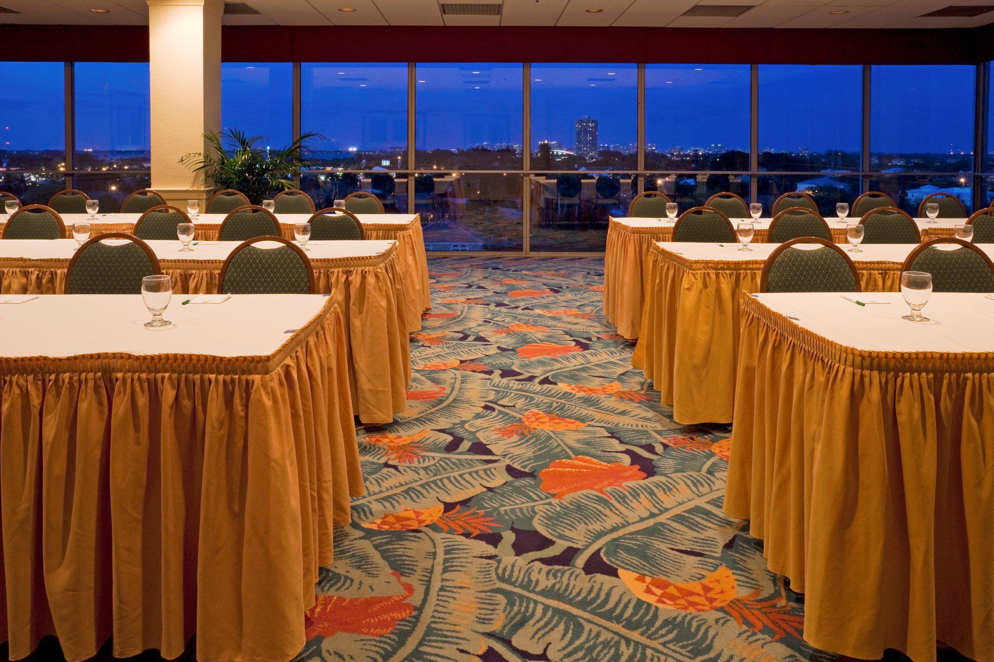 Фото Cirque St. Armands Beachside