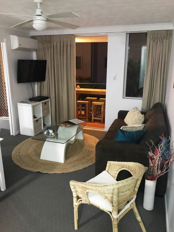 Фото Surfers Beach Resort 2